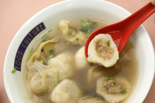 手工福州魚丸外層軟嫩，吃時充滿嚼勁，肉餡載滿肉汁。(林澤銳攝)