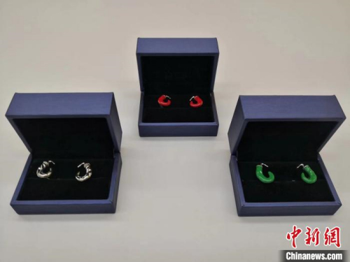 張盧卡公司設(shè)計(jì)的辣椒元素文創(chuàng)產(chǎn)品。 陳選斌 攝