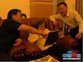 資料圖：2017年，巫漪麗在僑鄉(xiāng)容縣錄制鋼琴版《梁?！贰Ａ趾茢z