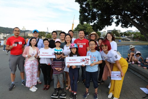 由新西蘭華人發(fā)起的“愛無國界·團結(jié)抗疫”活動在新西蘭首都惠靈頓舉行。孟韜 攝