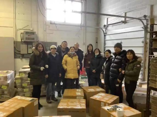 加拿大多倫多中華文化教育協會為抗疫采買物資。(圖片來源：中國華文教育基金會微信公眾號)