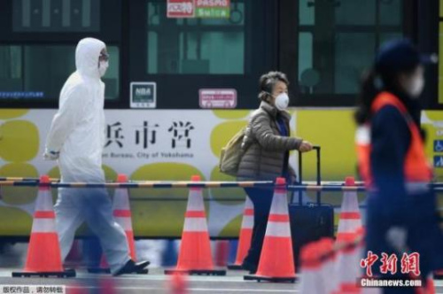 當(dāng)?shù)貢r(shí)間2月19日，“鉆石公主”號郵輪滯留乘客正式開始下船。