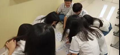 印尼泗水新中三語學校學生們在學漢語。(受訪者供圖)