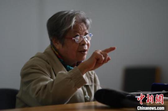 日前，在侵華日軍南京大屠殺遇難同胞紀(jì)念館，南京大屠殺幸存者高如琴講述了她們家在南京大屠殺浩劫中的遭遇?！°蟛?攝