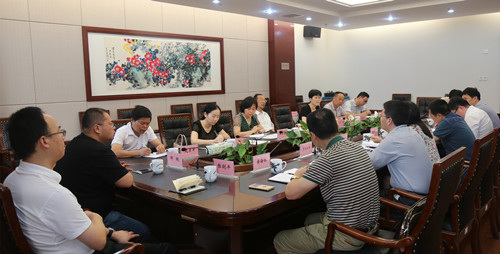 湖南湘潭召開“發(fā)揮歸國留學人員‘雙創(chuàng)’作用”僑聯(lián)界別協(xié)商座談會議。