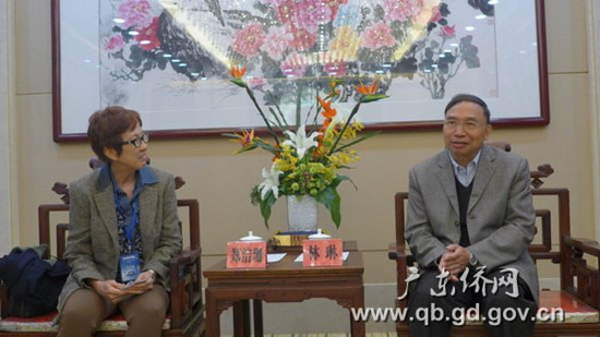 中國僑網(wǎng)廣東省僑辦林琳巡視員(右)會見印尼全國華教聯(lián)合秘書處鄭潔珊副主任(左)一行