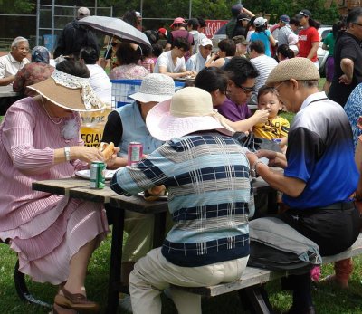 中國僑網加拿大聯(lián)邦新民主黨指出,亞洲城市家庭團聚等候時間將近10年。(加拿大《世界日報》資料照片)