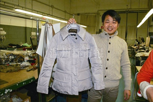 胡希茂和他的高定服裝