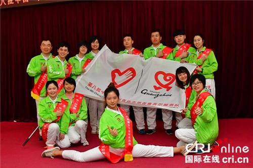 中國僑網(wǎng)第八批中國青年志愿者海外服務(wù)計劃塞舌爾項目參與者集體留影。