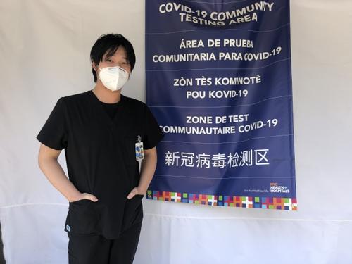 中國僑網(wǎng)高云尼醫(yī)院華裔助理醫(yī)師吳明一直堅持工作。(美國《世界日報》/張晨 攝)