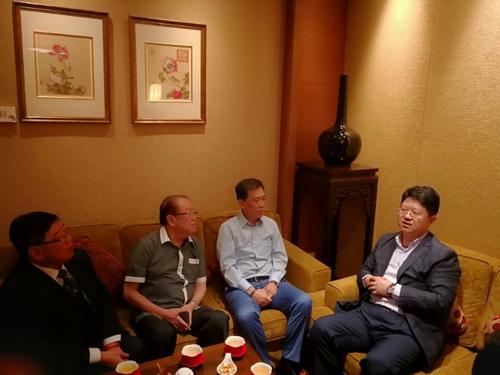 中國(guó)僑網(wǎng)白天與馬政府高級(jí)官員多次就加強(qiáng)兩國(guó)旅游合作和提高風(fēng)險(xiǎn)防范等議題交換意見(jiàn)。