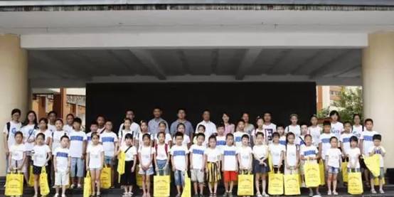 鰲江鎮(zhèn)第四屆青少年公益夏令營在鰲江小學(xué)正式開營