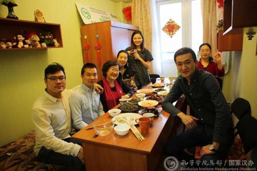 中國(guó)僑網(wǎng)孔子課堂教師歡慶新年