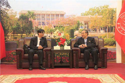 中國僑網(wǎng)賈益民與吳志揚座談交流