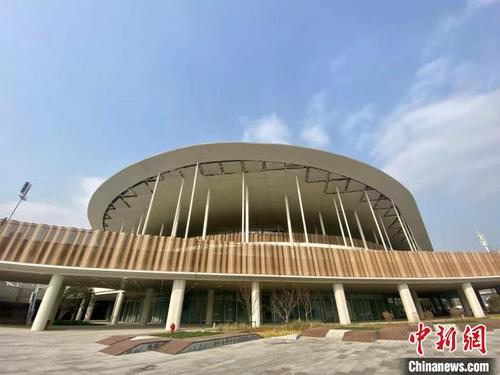 中國僑網(wǎng)紹興棒壘球體育文化中心 項(xiàng)菁 攝