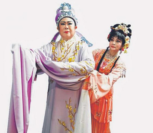 林舜香(左)和劉映雪將在《青云記》中挑大梁(新加坡《聯(lián)合早報》)