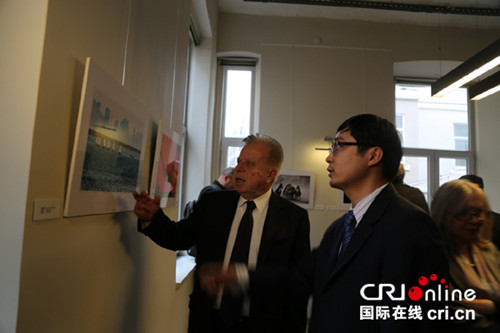伊斯坦布爾副總領事陳蘇在奧坎大學校長陪同下視察圖片