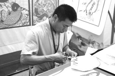 中國(guó)僑網(wǎng)雄縣剪紙展示
